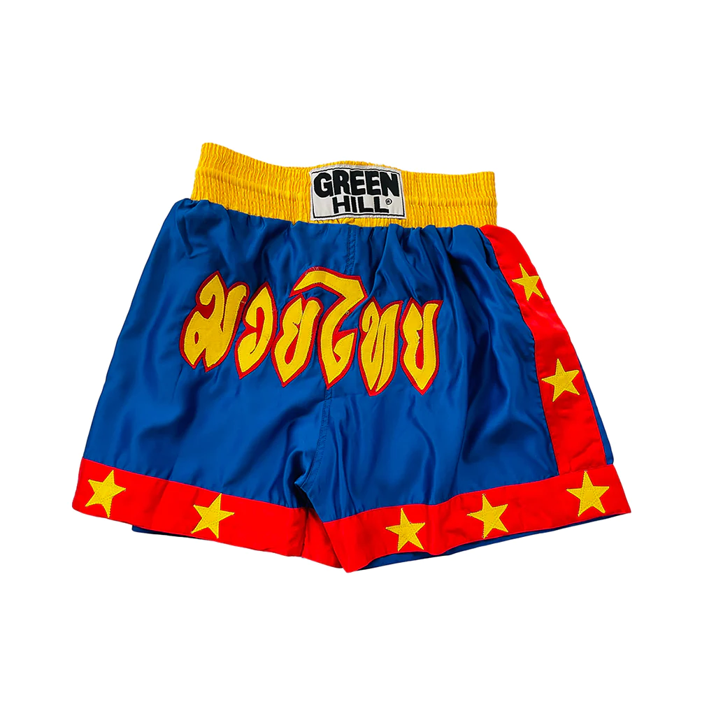 KBS-8002GreenHillKickboxingShortsMuayThaibluegoldredstars-MuayThaiShortsblaugoldrot-angebotvorneflach (1)